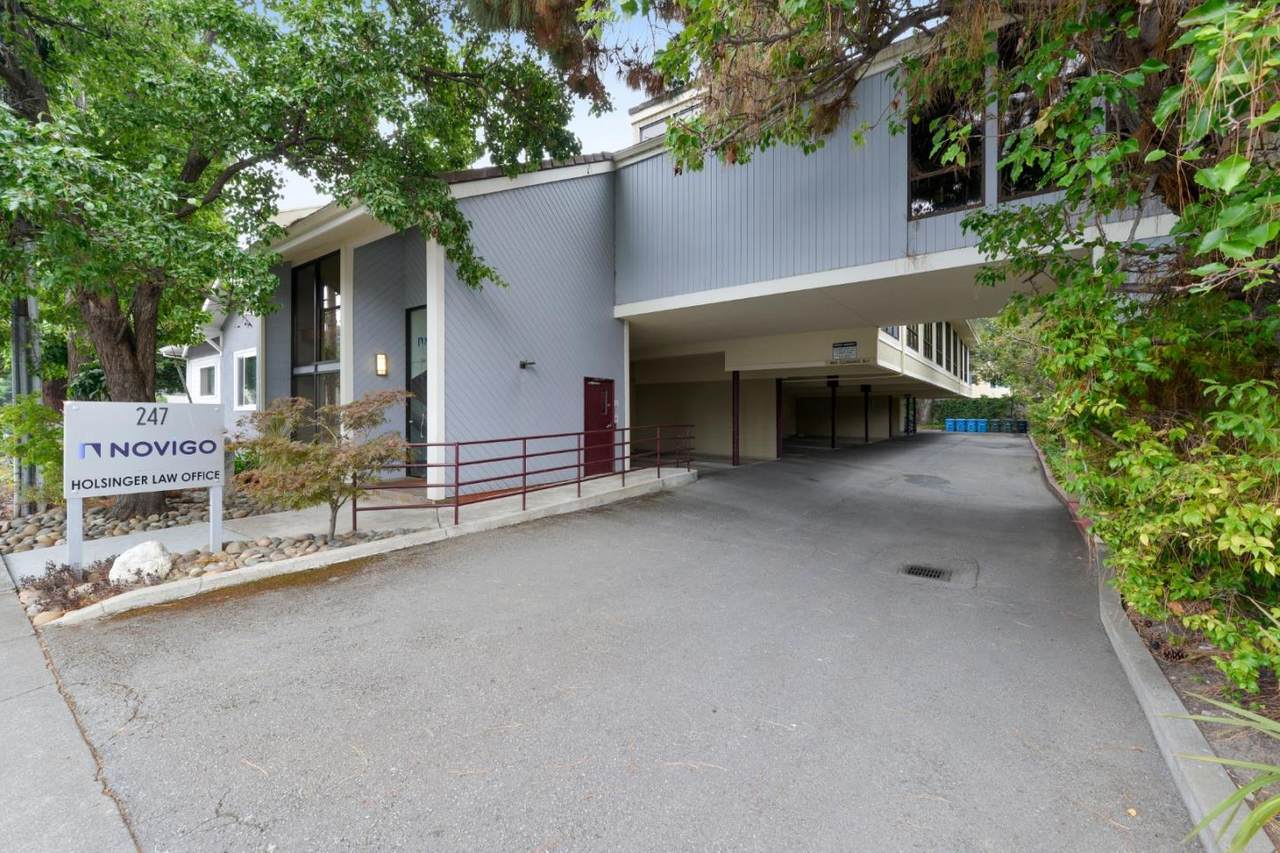 247 San Mateo Dr - Photo 1