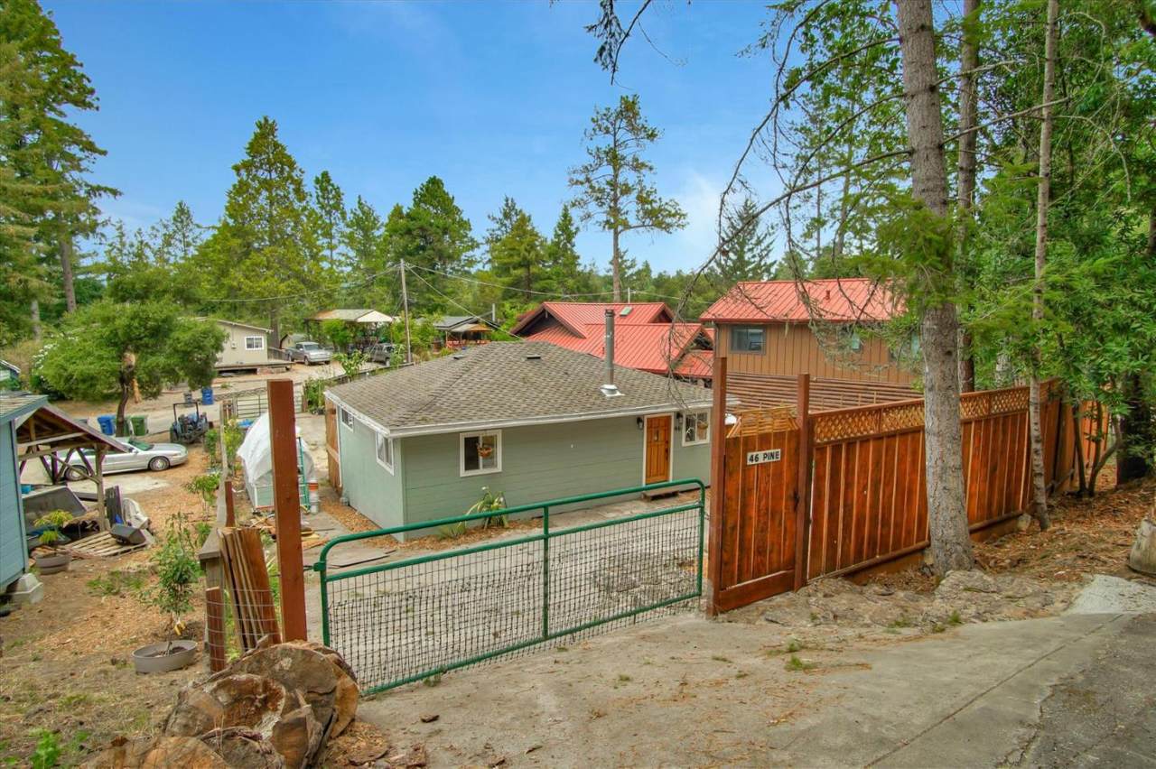 46 Pine Ave - Photo 1