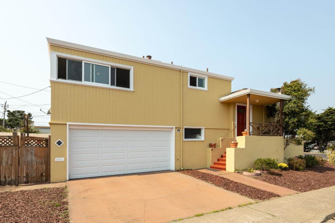 2 Ashland Dr - Photo 1