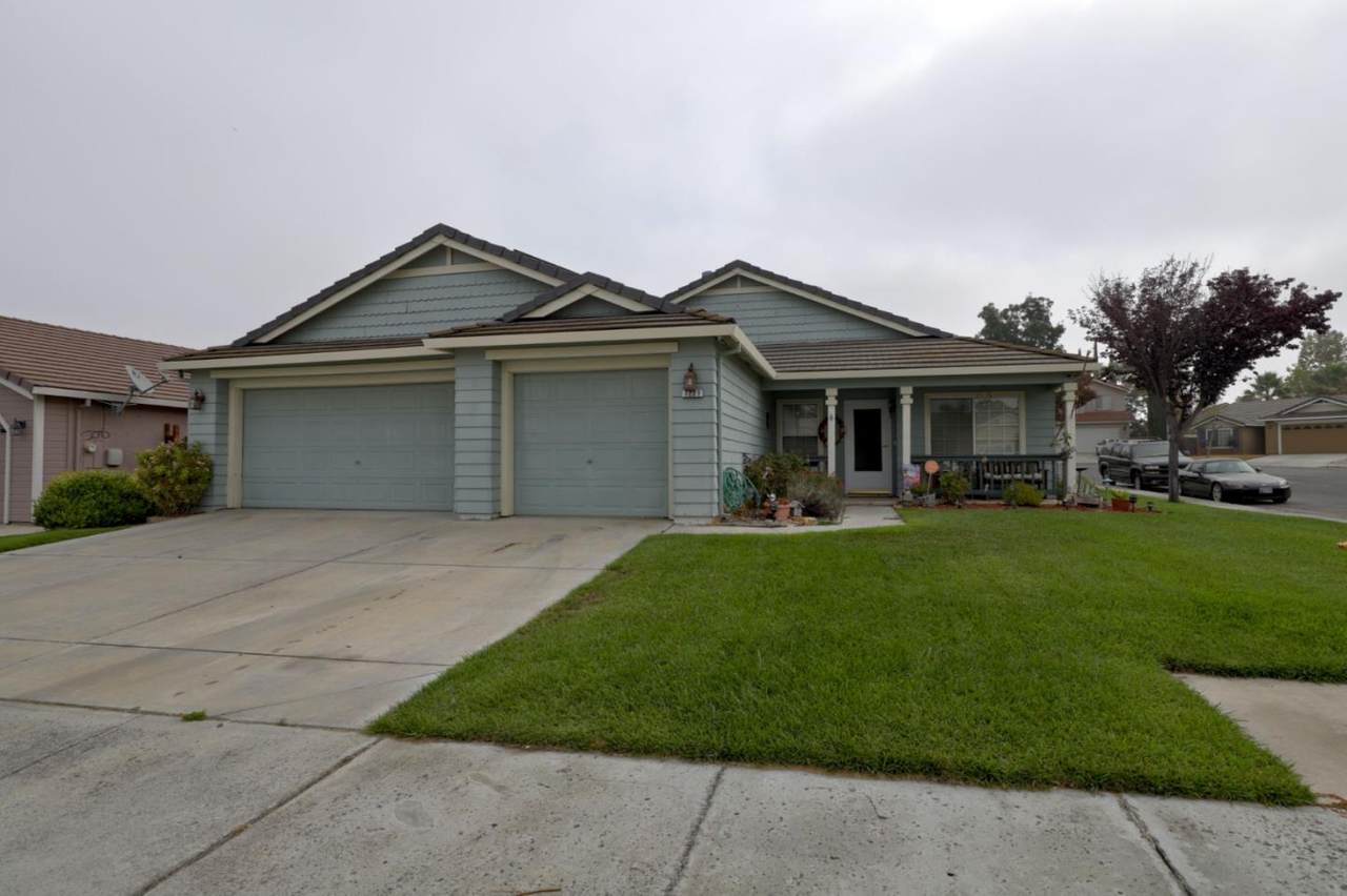 1221 Alder St - Photo 1