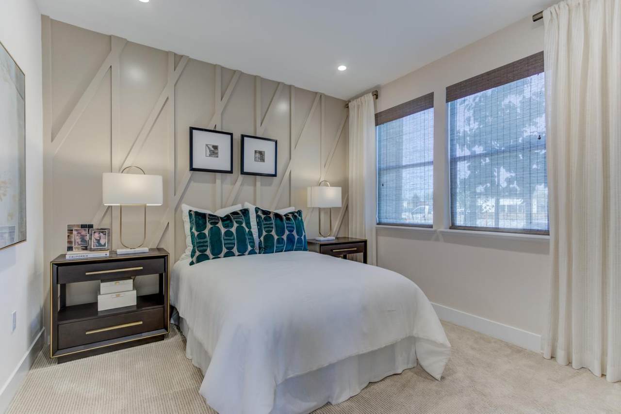 2933 Lamory Pl 102 - Photo 1