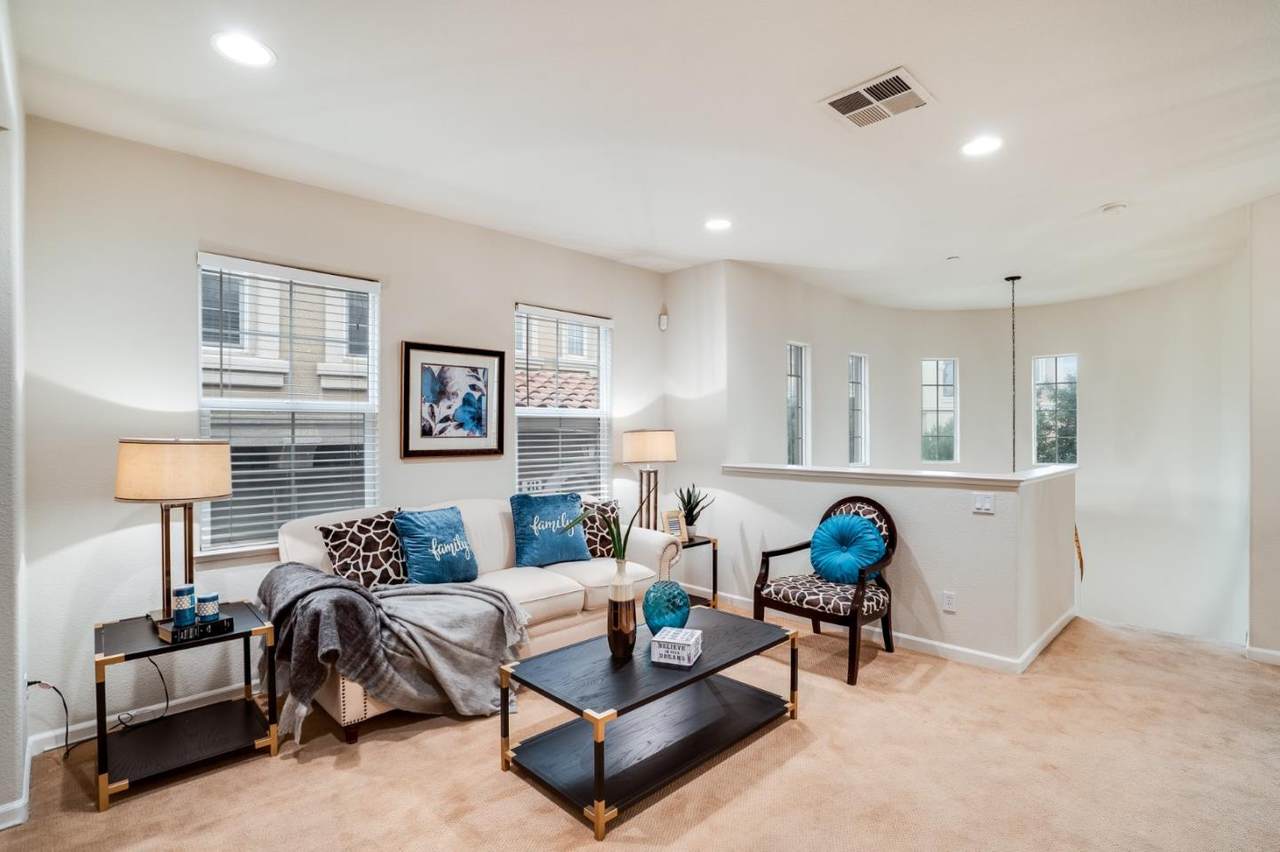 611 Adeline Ave - Photo 1