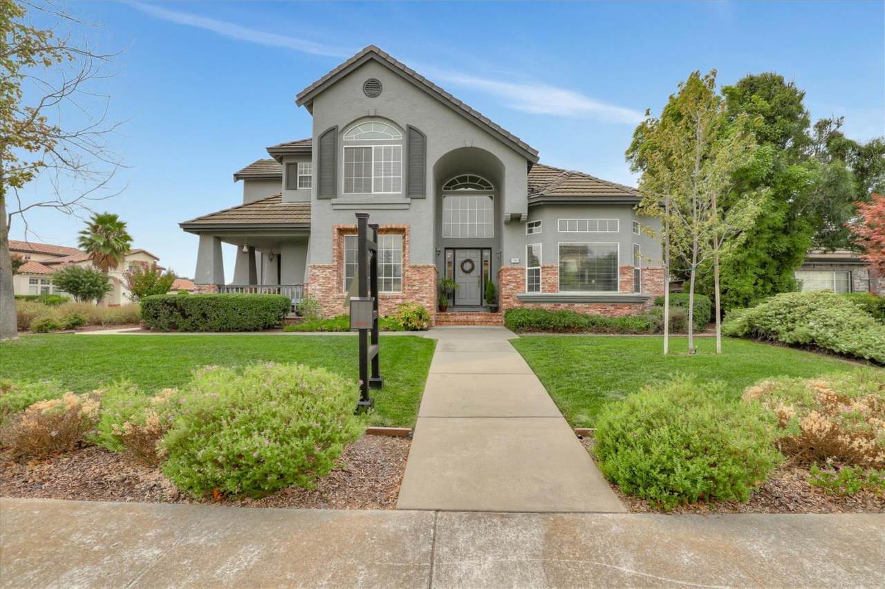 827 Weichert Dr - Photo 1