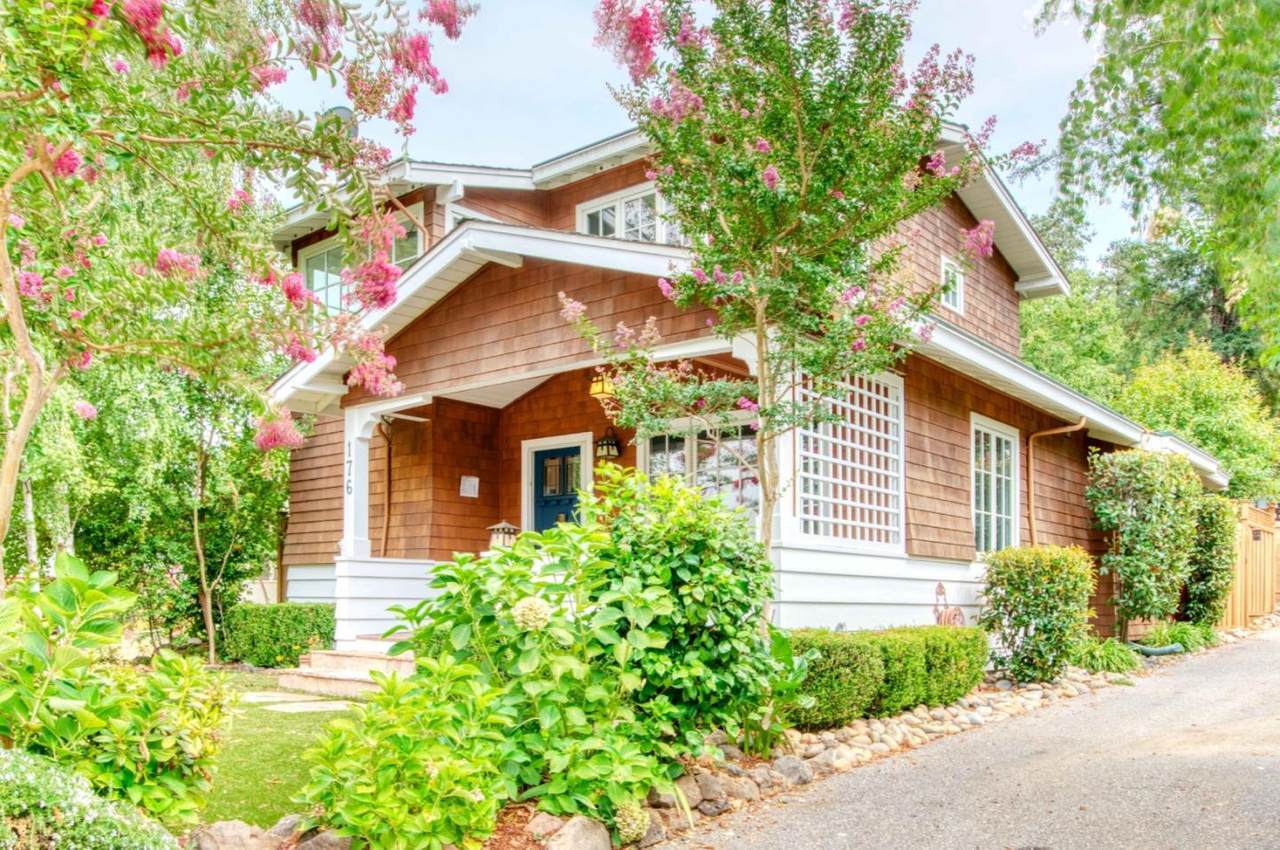 176 Villa Ave - Photo 1