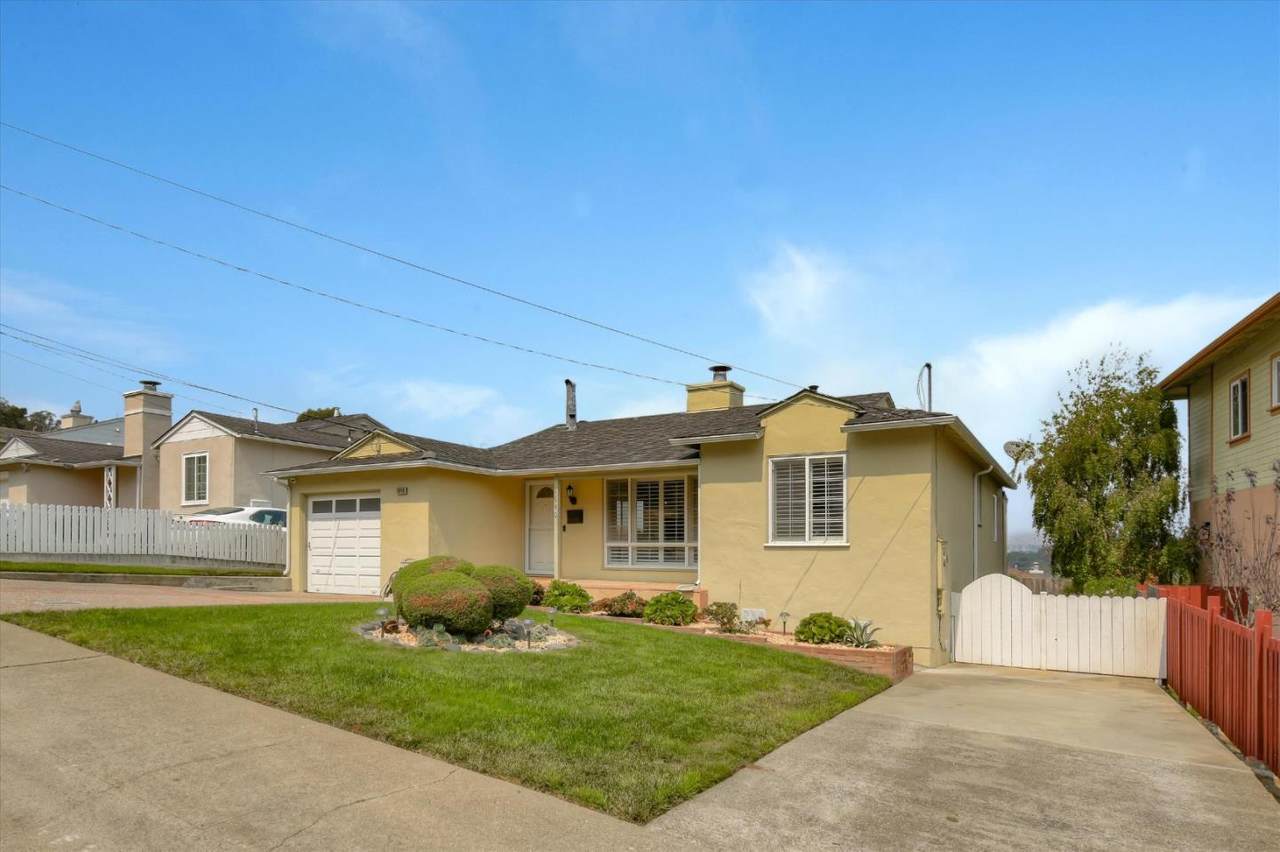 1640 Sweetwood Dr - Photo 1