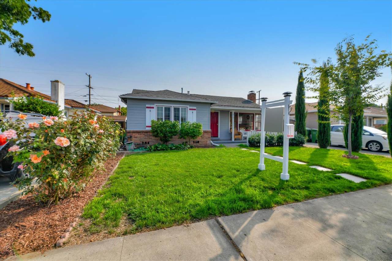 1840 Catherine St - Photo 1