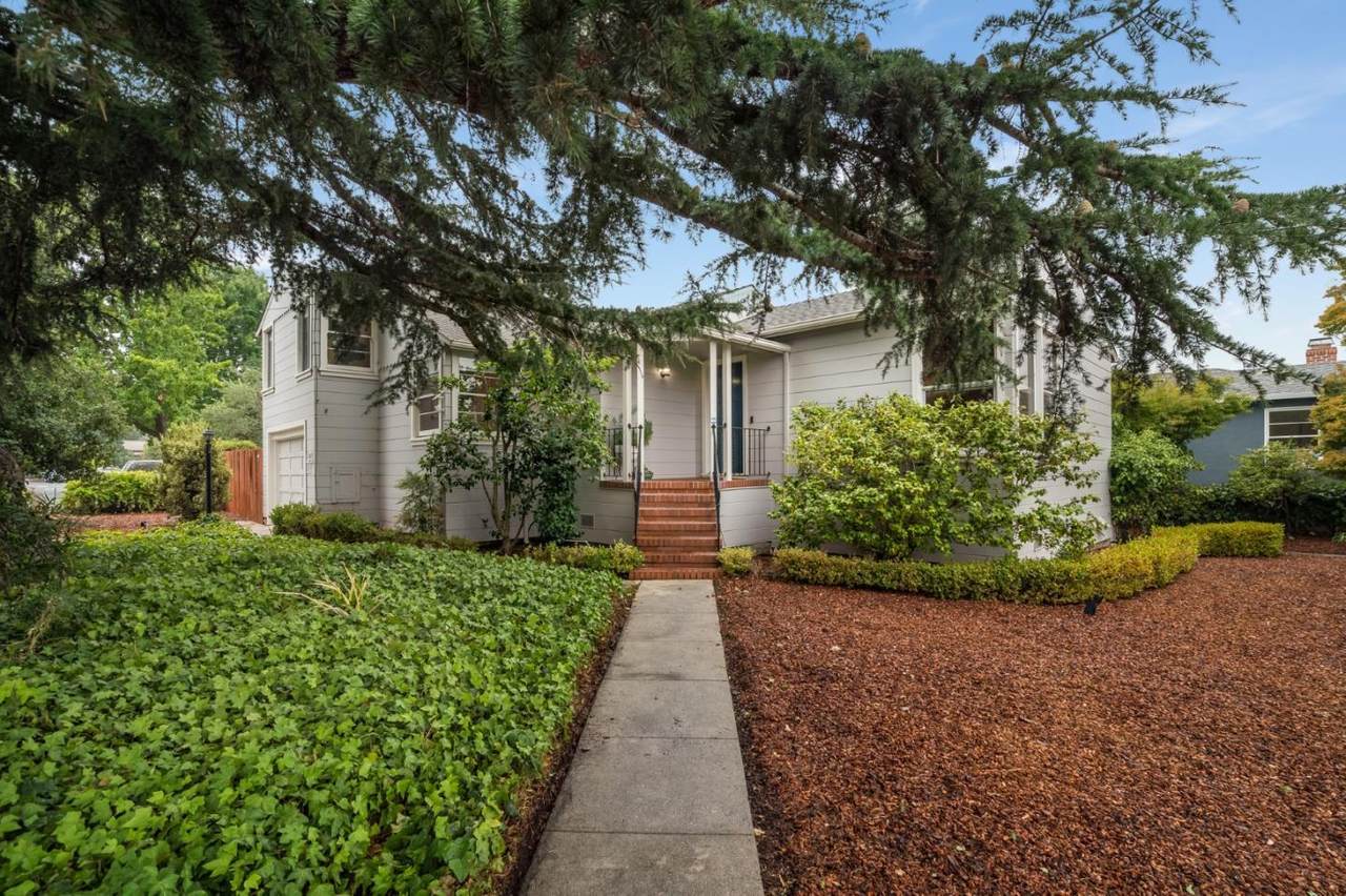 924 Woodland Ave - Photo 1