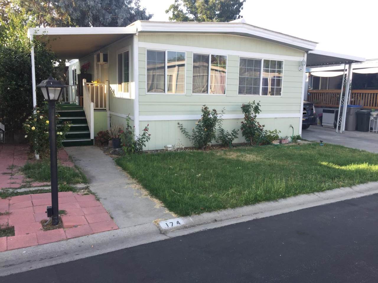 2151 Oakland 174 - Photo 1