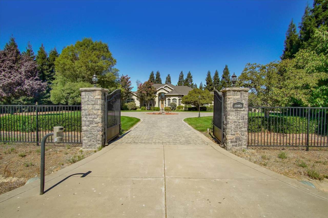 11485 Carls Ct - Photo 1