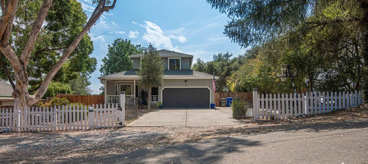 29 Prendergast Ln - Photo 1