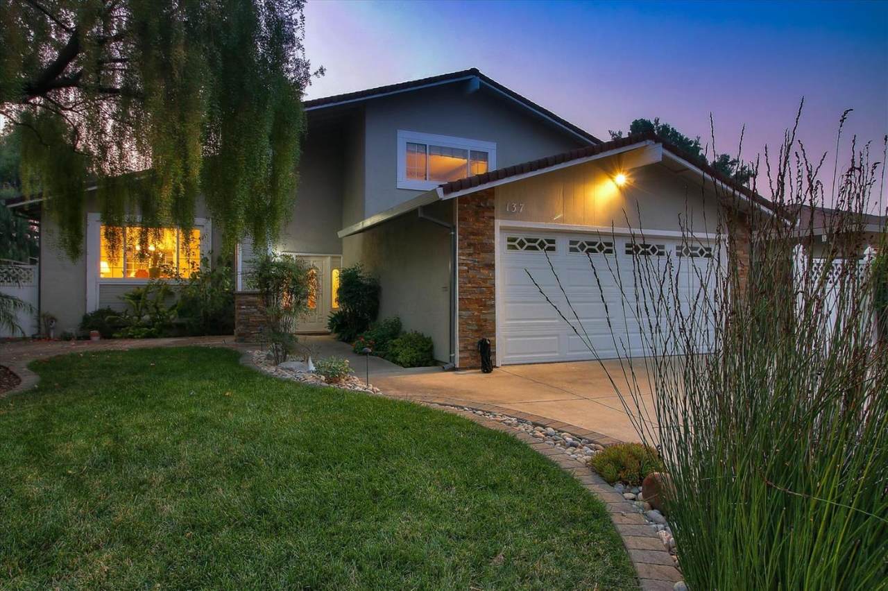 137 Farnham Ct - Photo 1