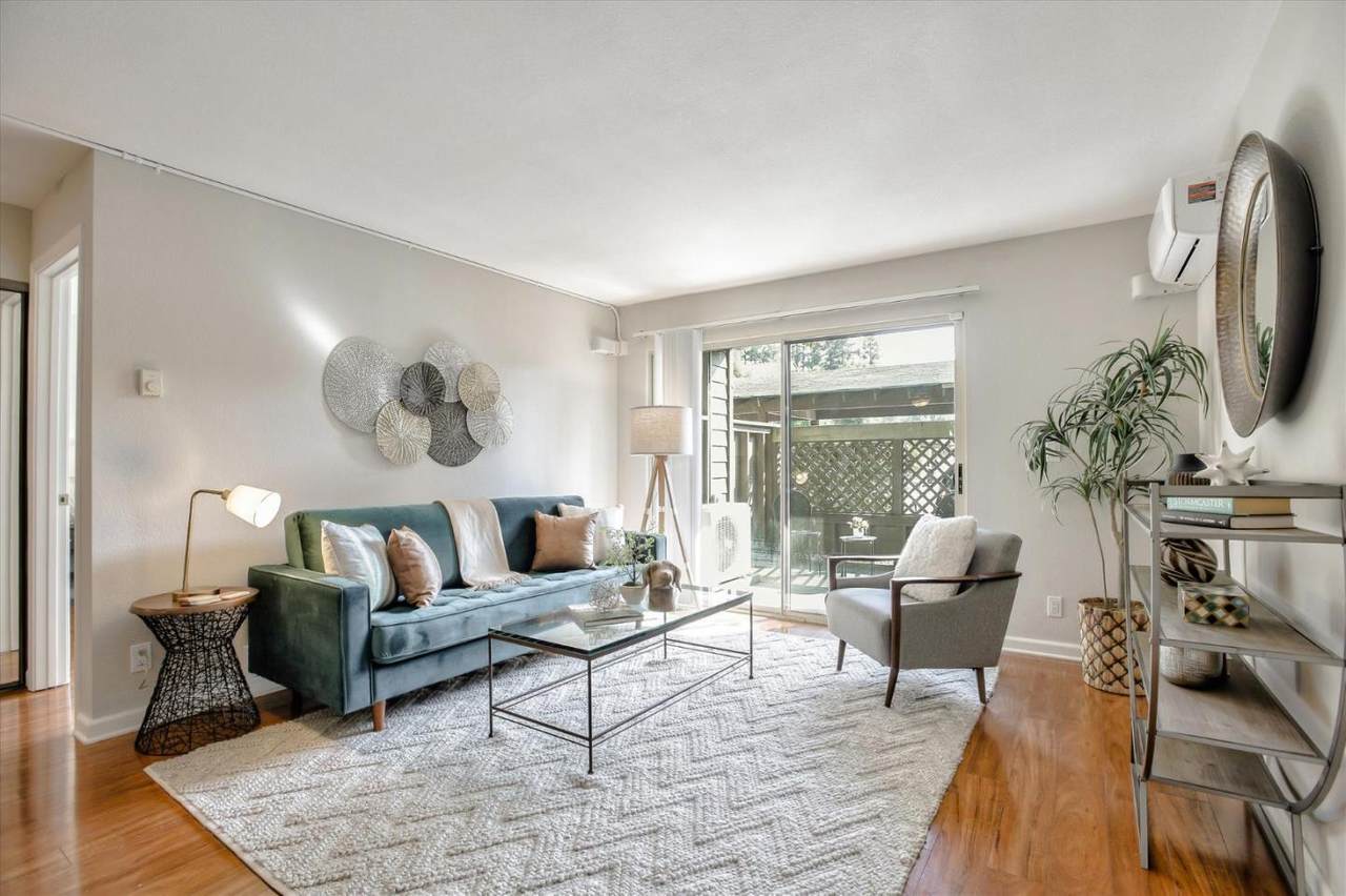 1123 Yarwood Ct - Photo 1