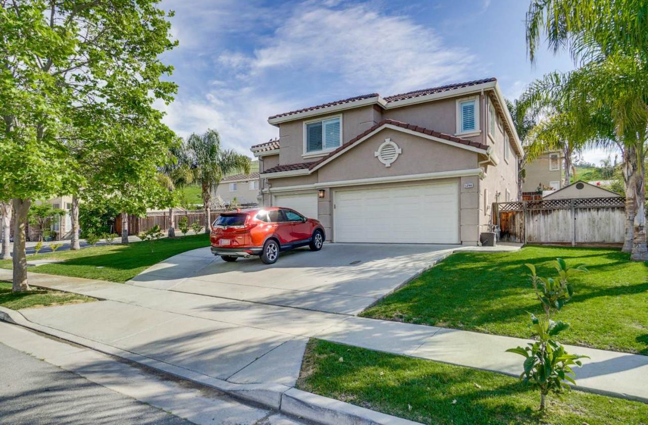 1298 Fleming Ave - Photo 1