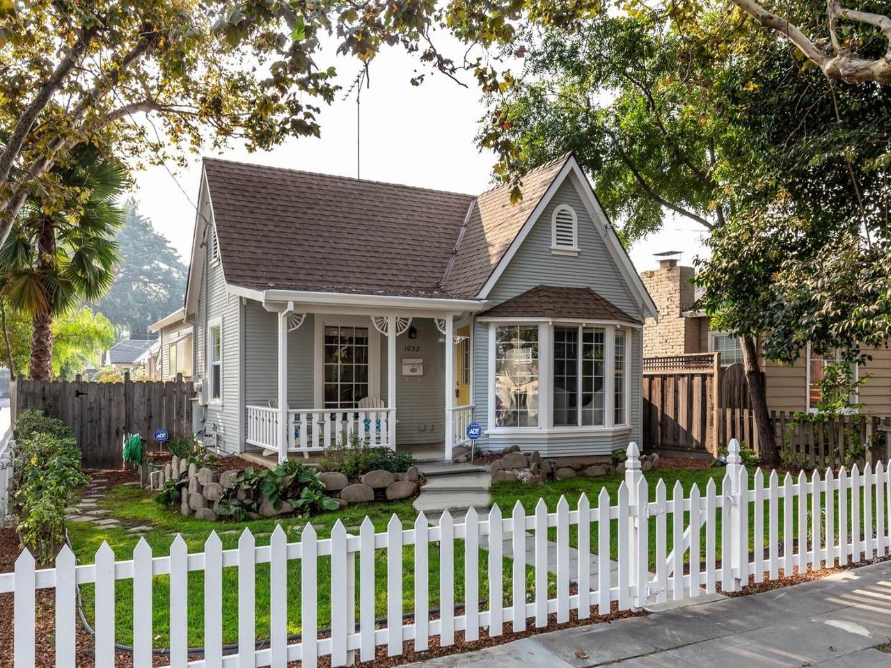 1052 Newhall St - Photo 1