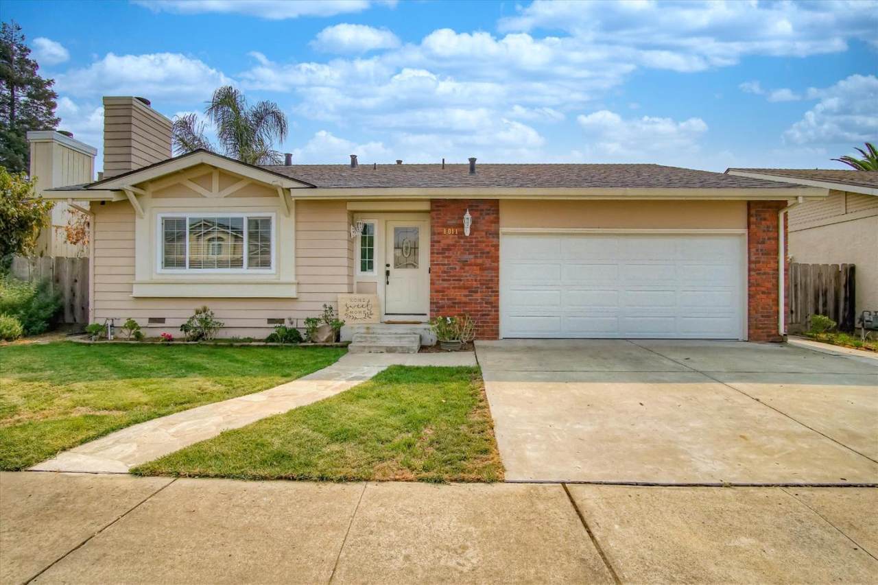 1011 Cherry Ct - Photo 1