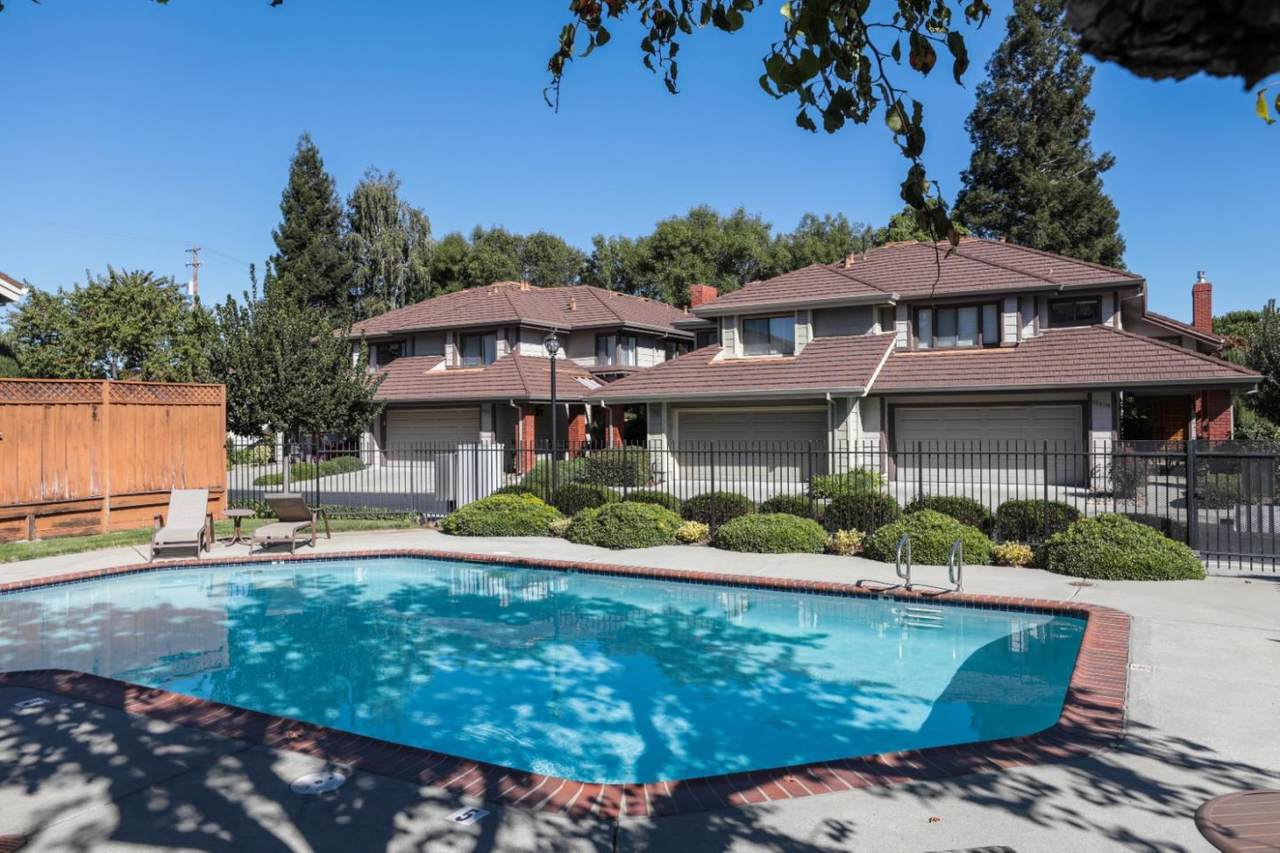 18847 Biarritz Ct - Photo 1