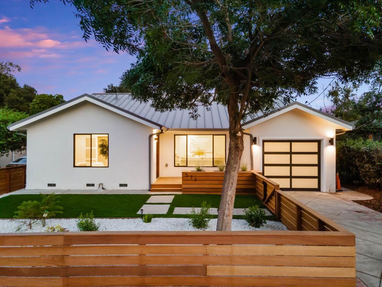 571 Anza St - Photo 1