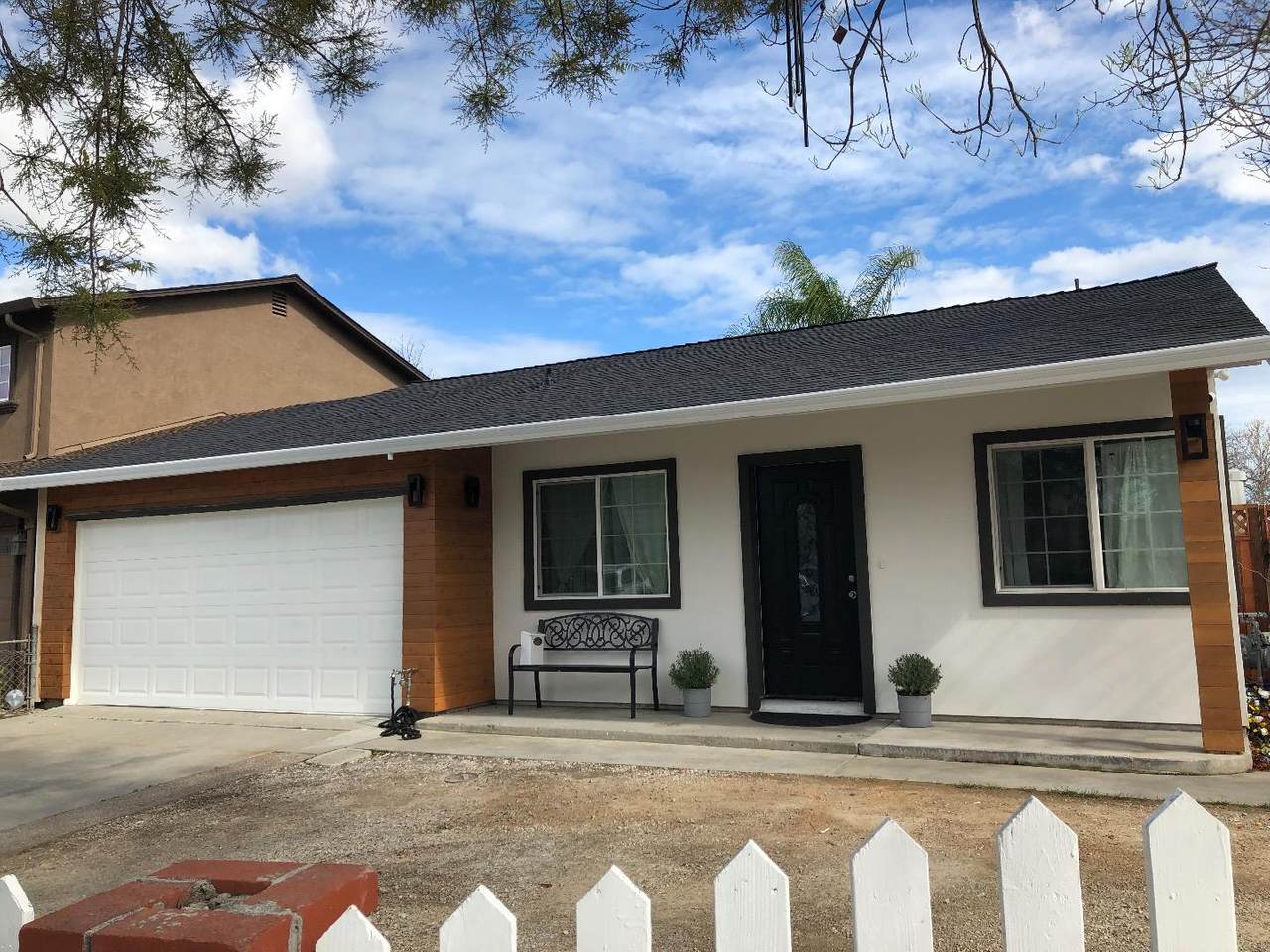 1402 Crucero Ct - Photo 1