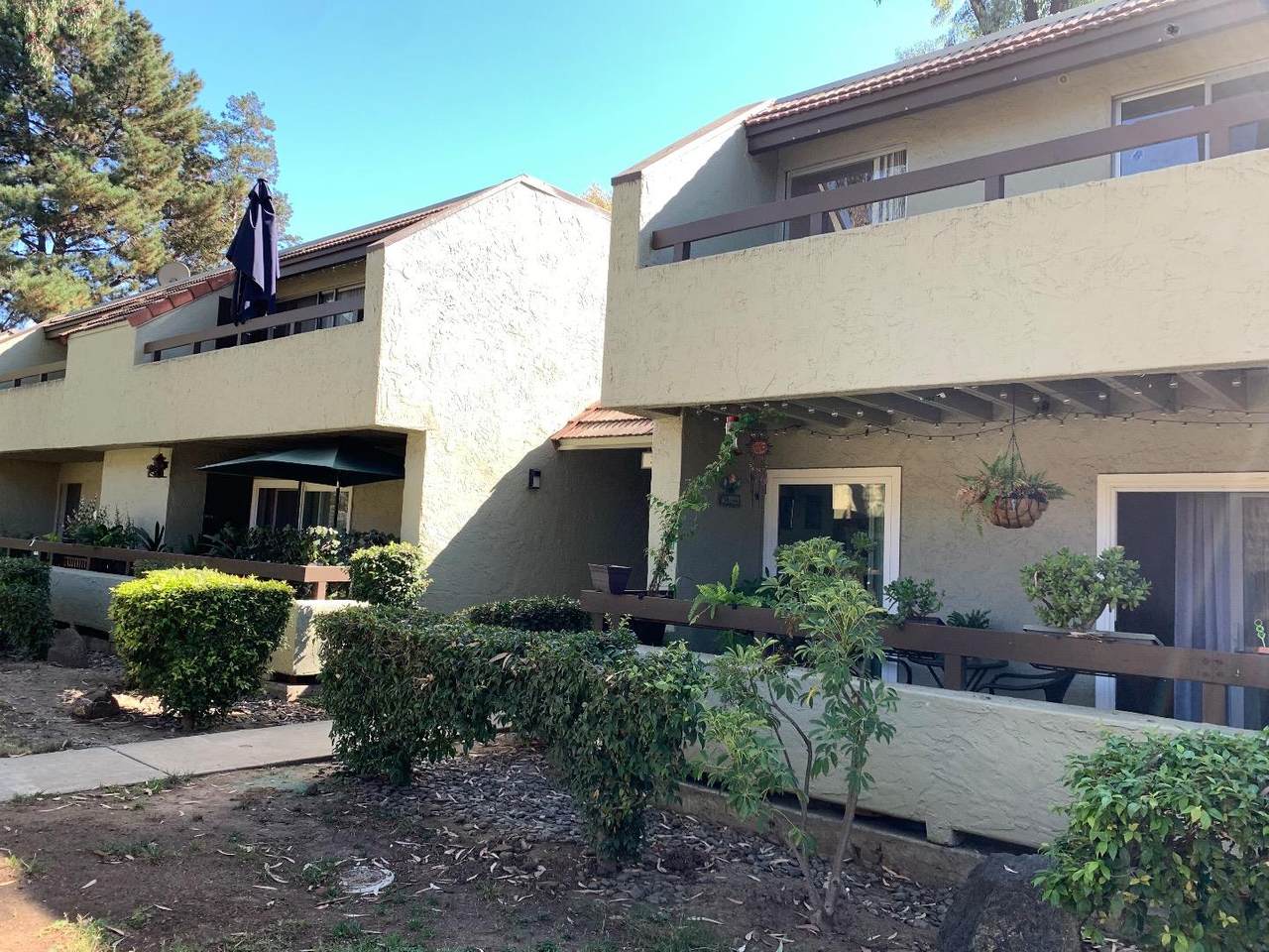 305 Tradewinds Dr 8 - Photo 1