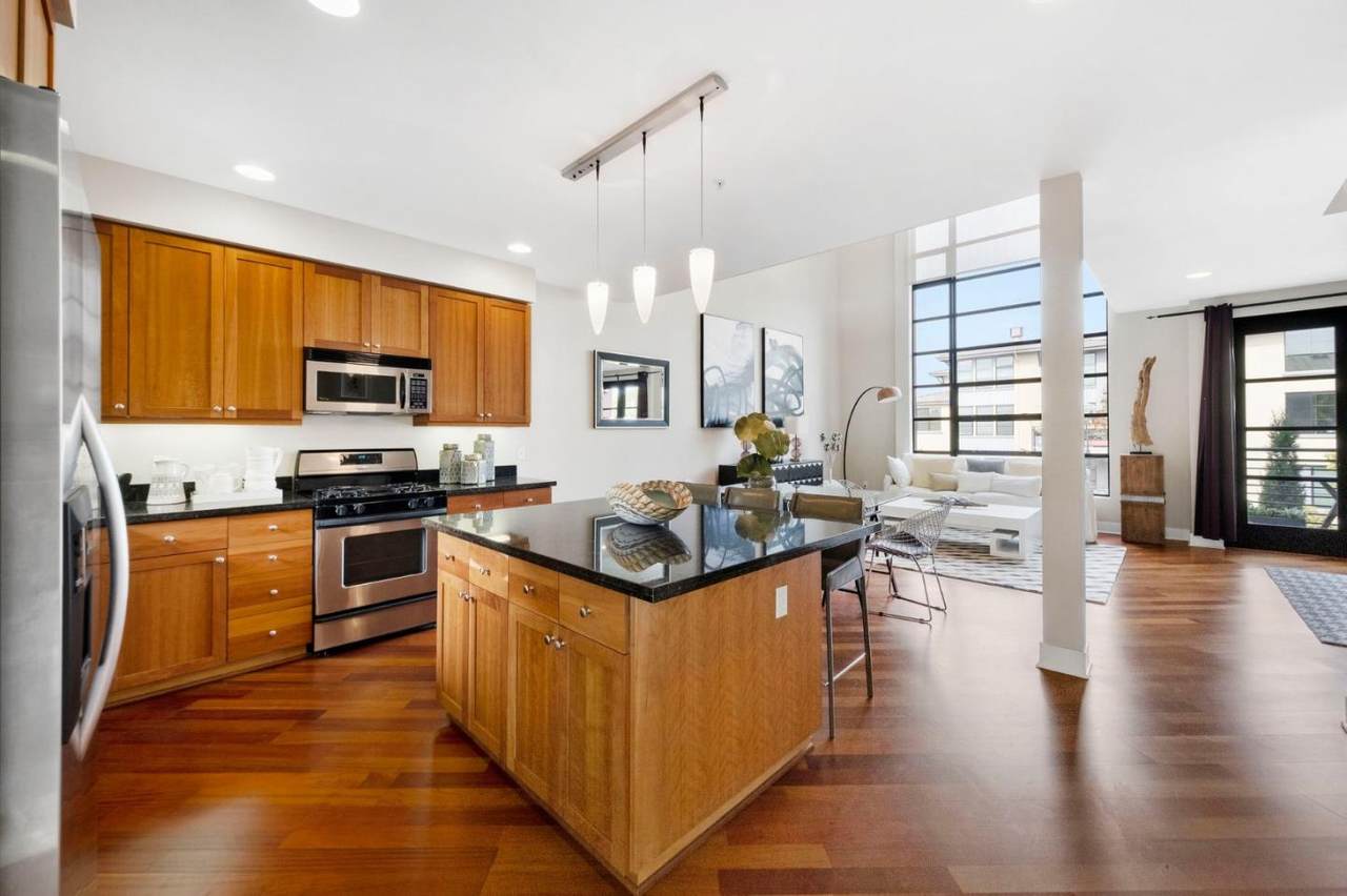350 Mission St 208 - Photo 1