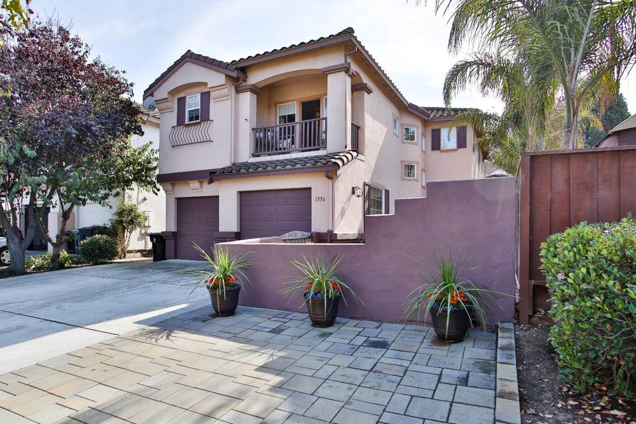 1556 Oyster Bay Ct - Photo 1