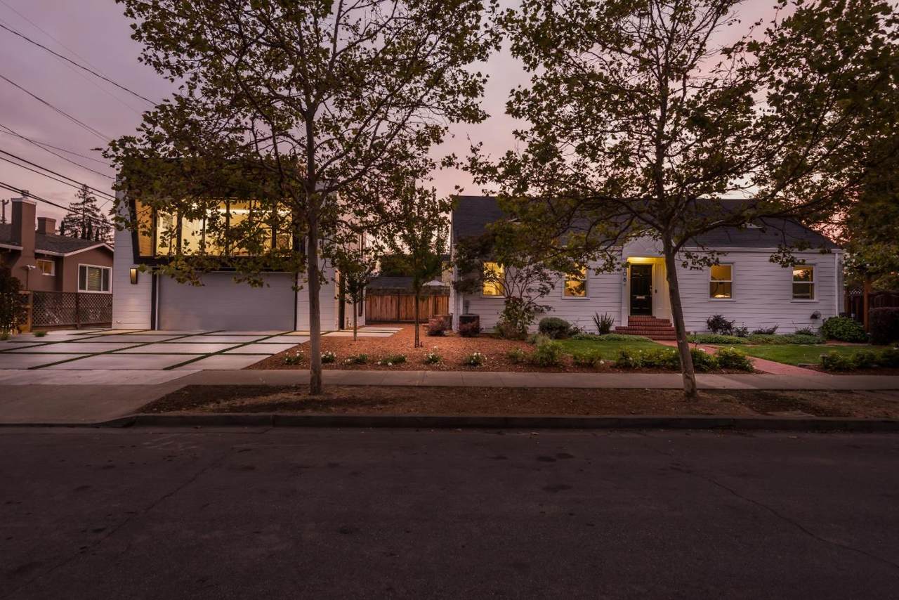 208 Lowell St - Photo 1