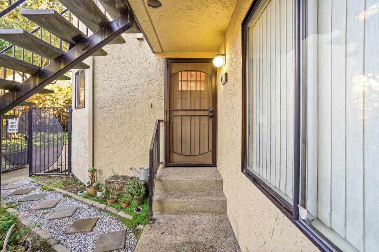 207 Monterey Rd 3 - Photo 1