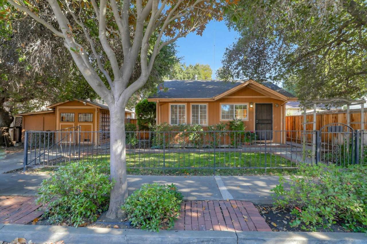 375 Chiquita Ave - Photo 1