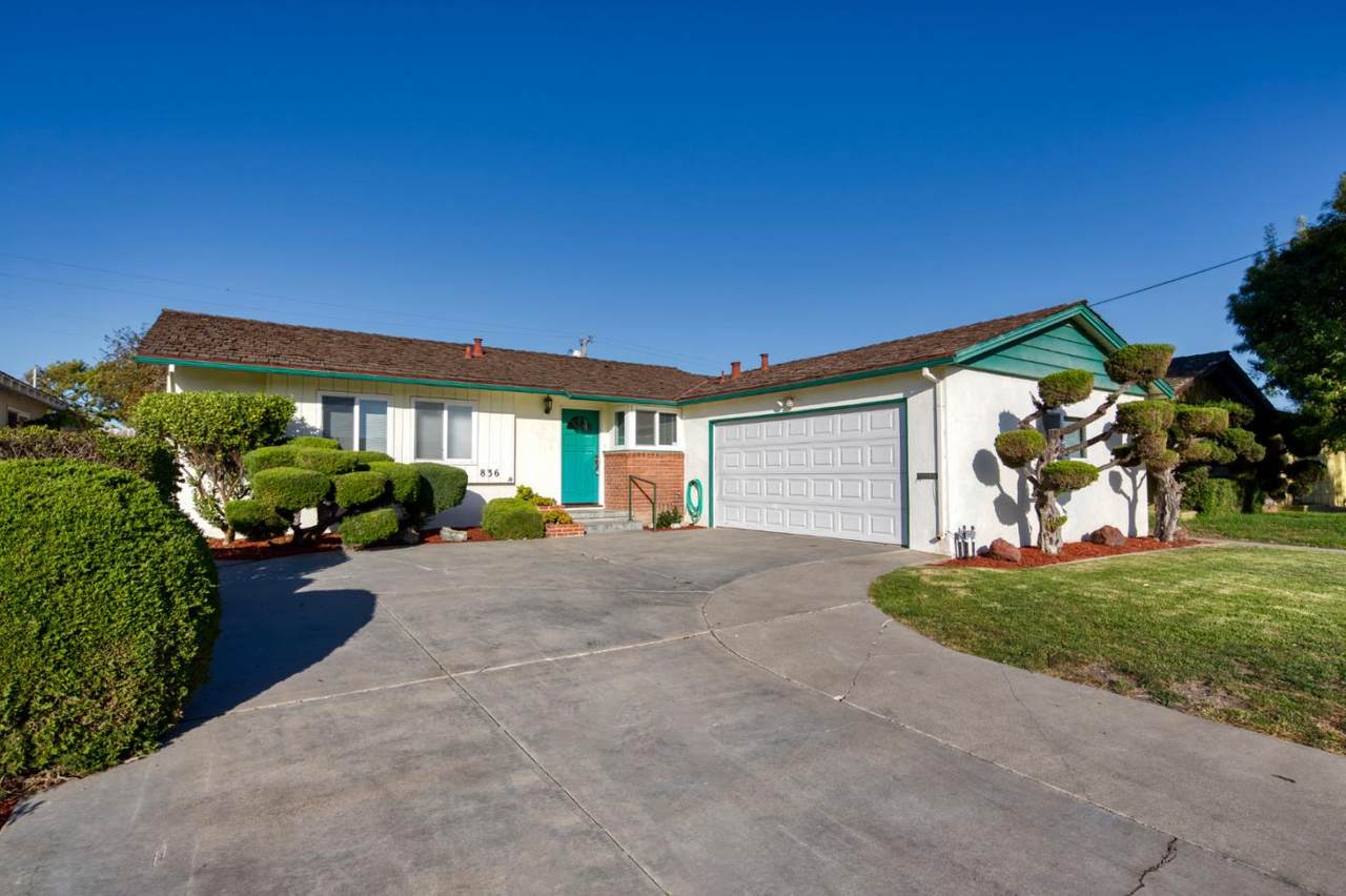 836 Bedford Dr - Photo 1