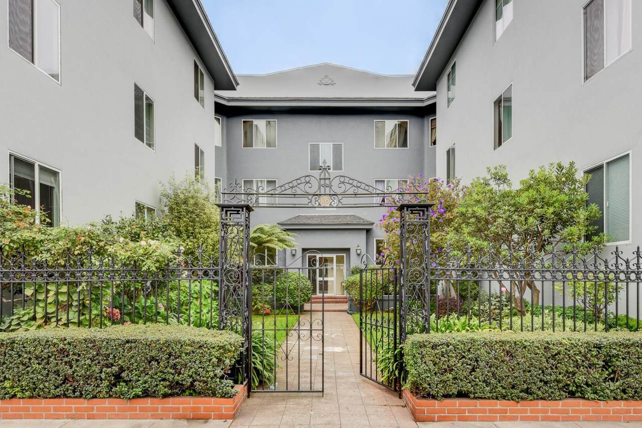105 Palm Ave 7 - Photo 1