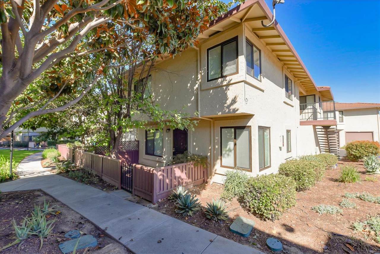 3243 Kenhill Dr - Photo 1