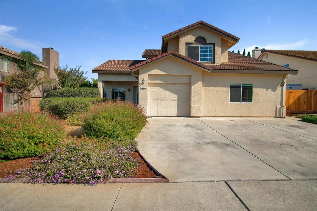 1071 Los Altos Dr - Photo 1