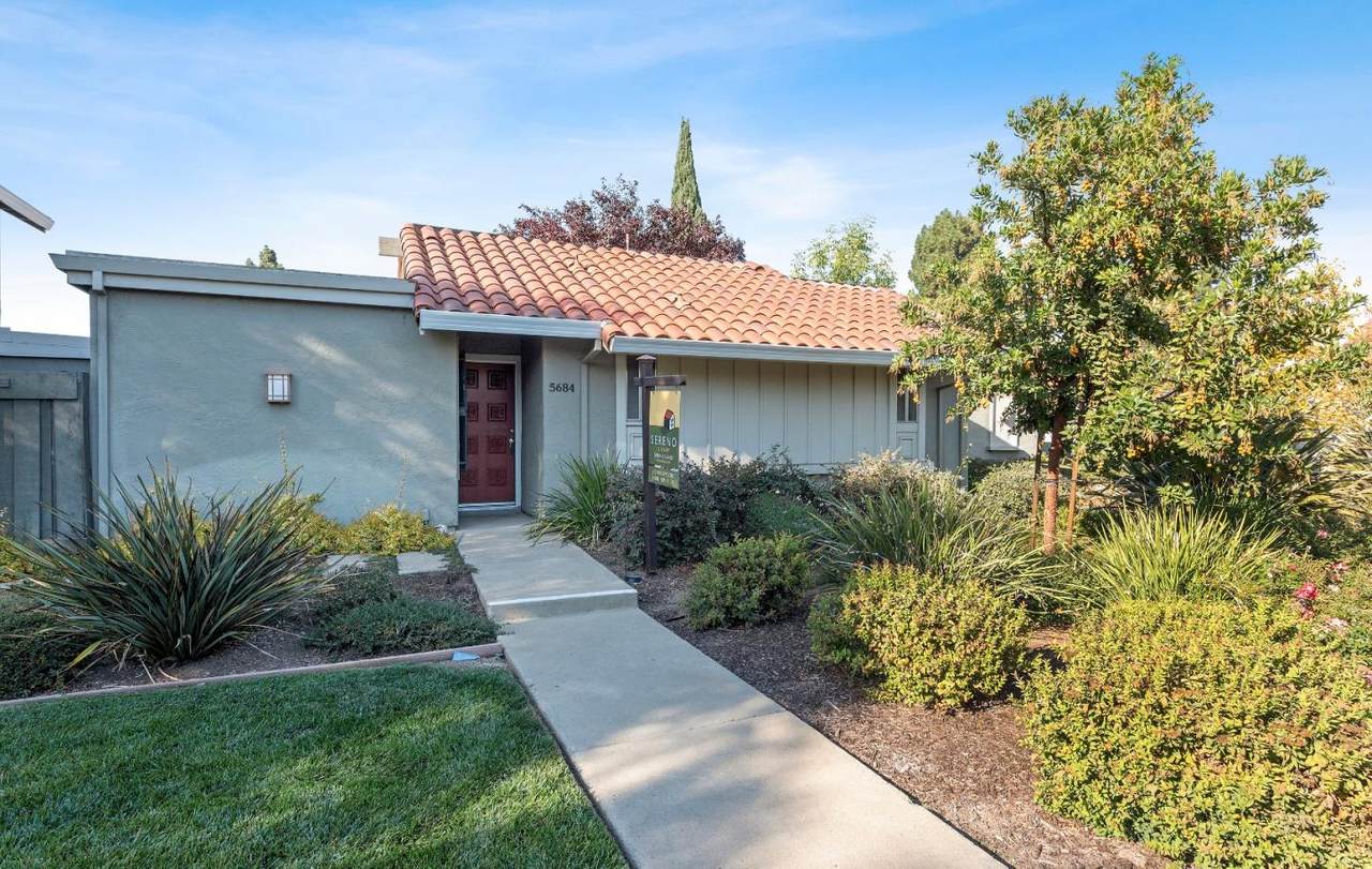 5684 Hollyleaf Ln - Photo 1