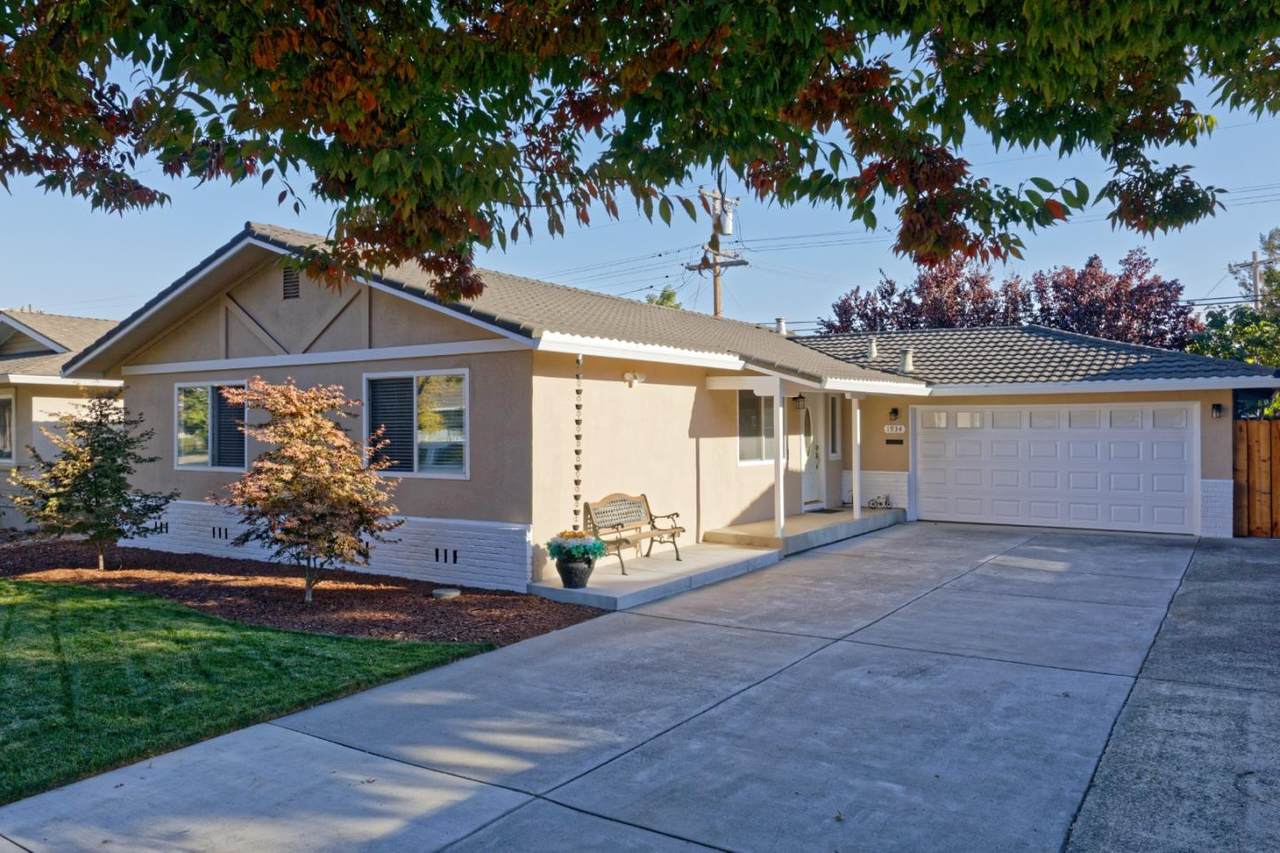 1934 Rosswood Dr - Photo 1