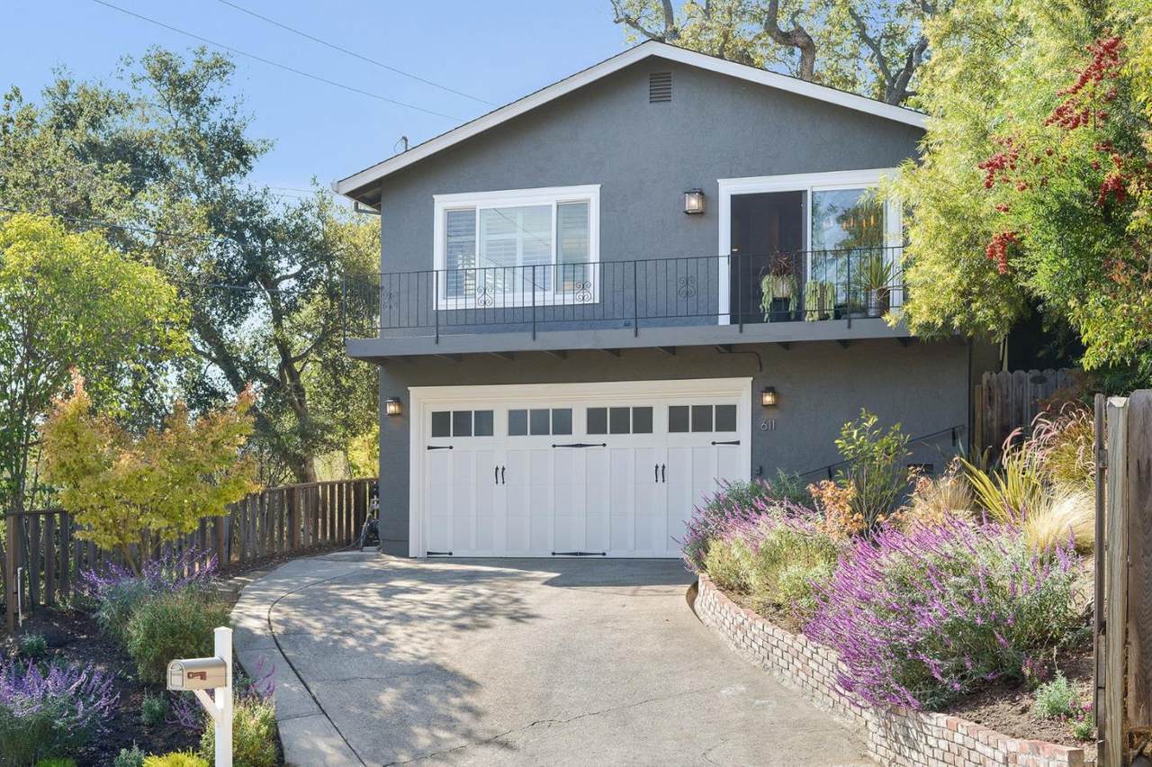 611 Hillcrest Dr - Photo 1