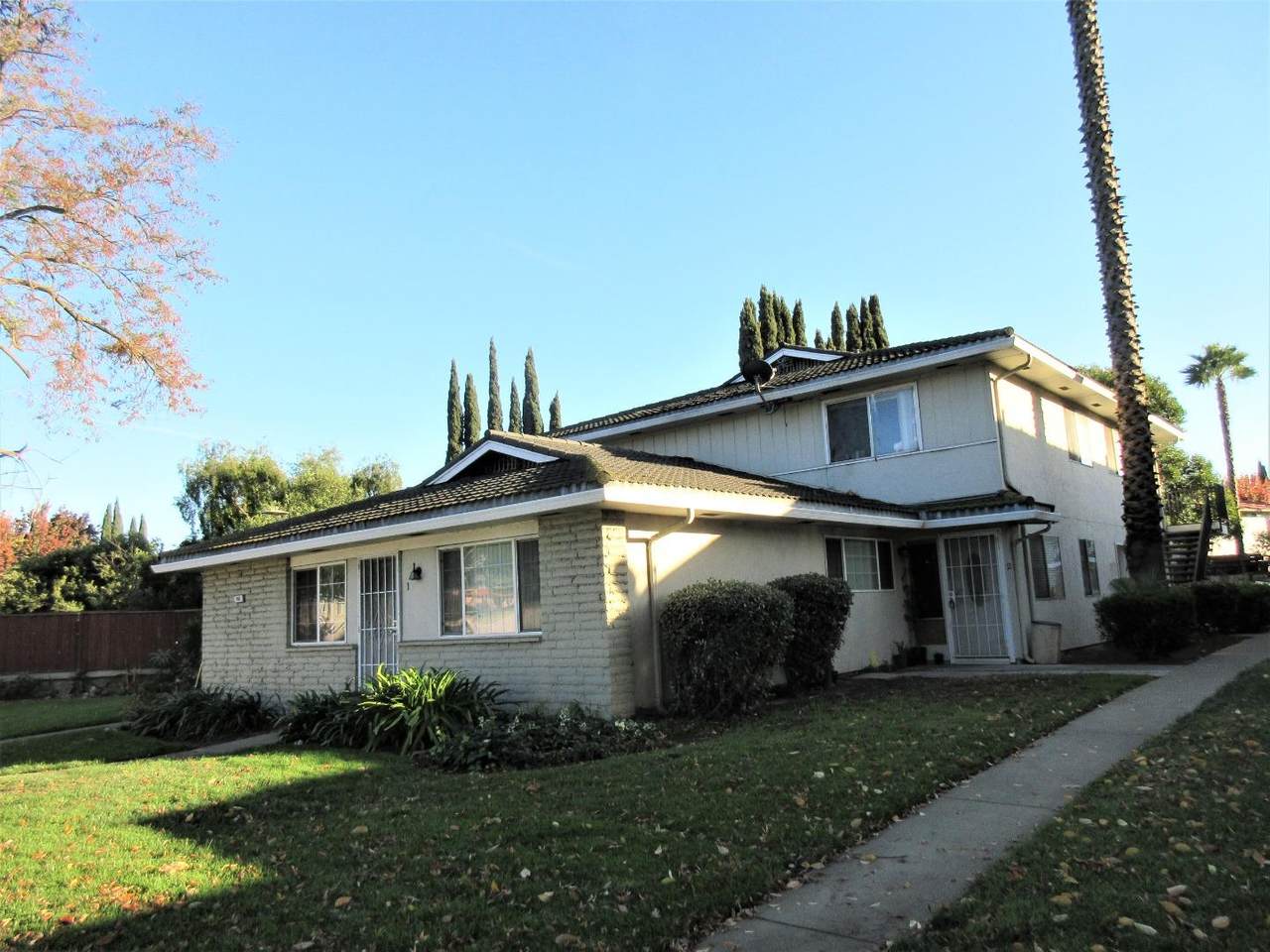 762 Blossom Hill Rd 4 - Photo 1