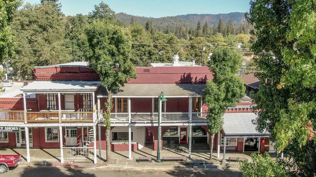 529 Main St - Photo 1