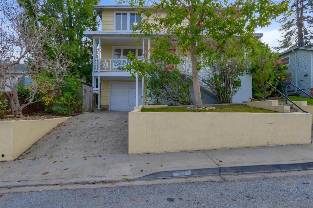 411 Ridge Rd - Photo 1