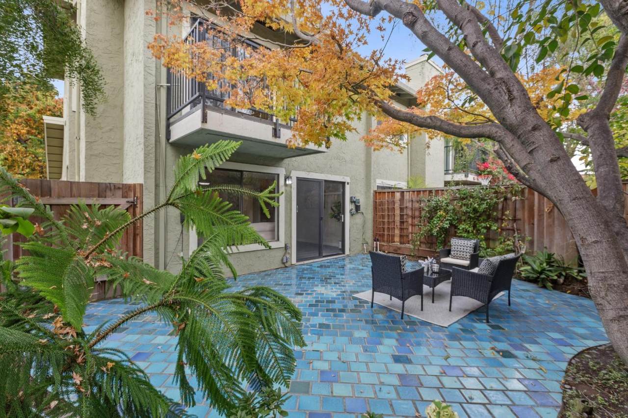 1303 Sarita Way - Photo 1