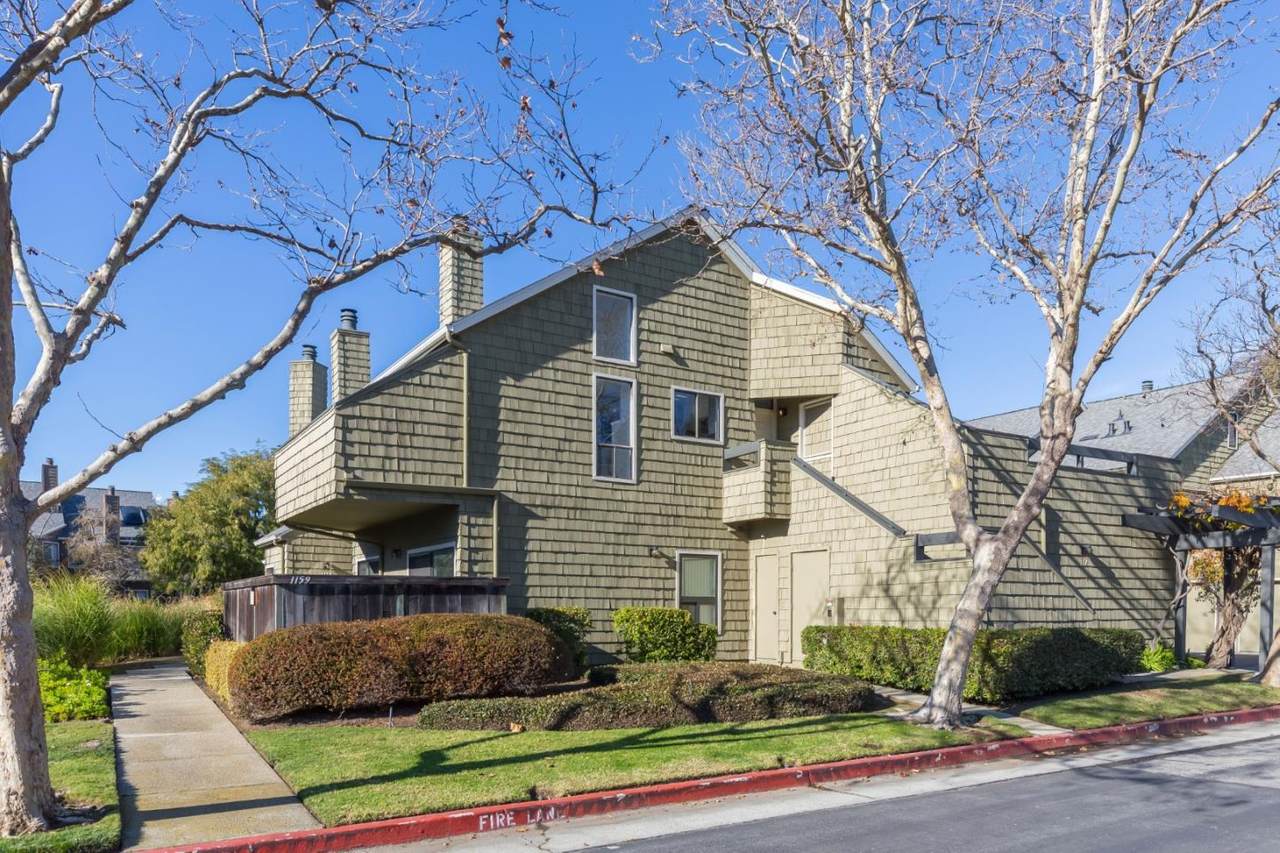 1157 Shoreline Dr - Photo 1