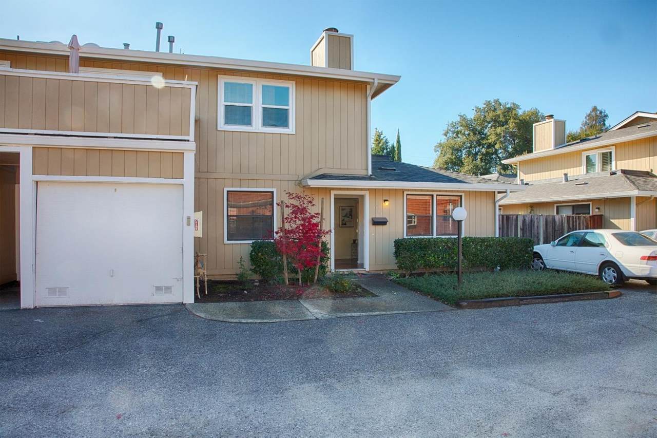 566 Vista Ave - Photo 1