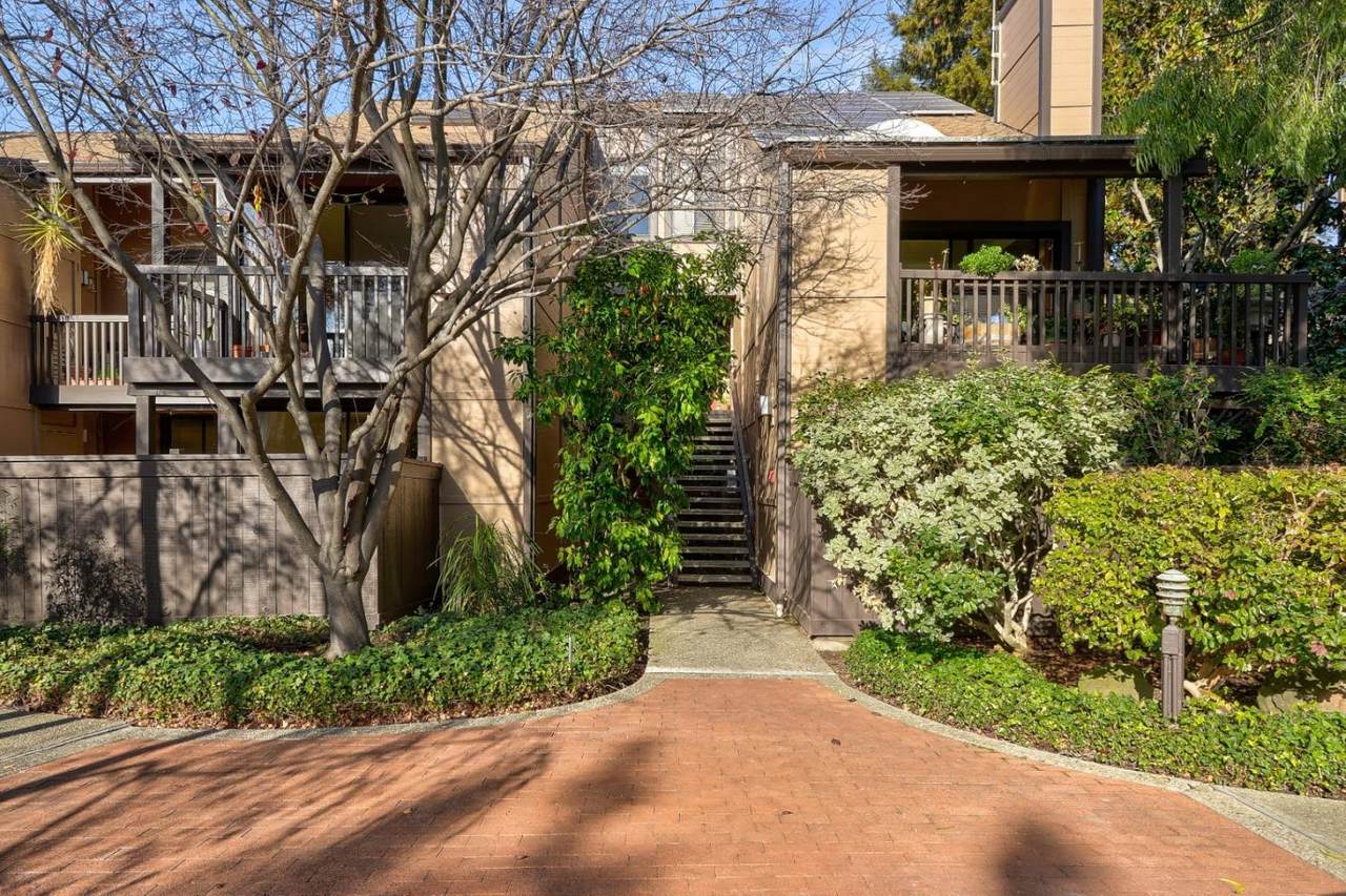 765 Rengstorff Ave 19 - Photo 1