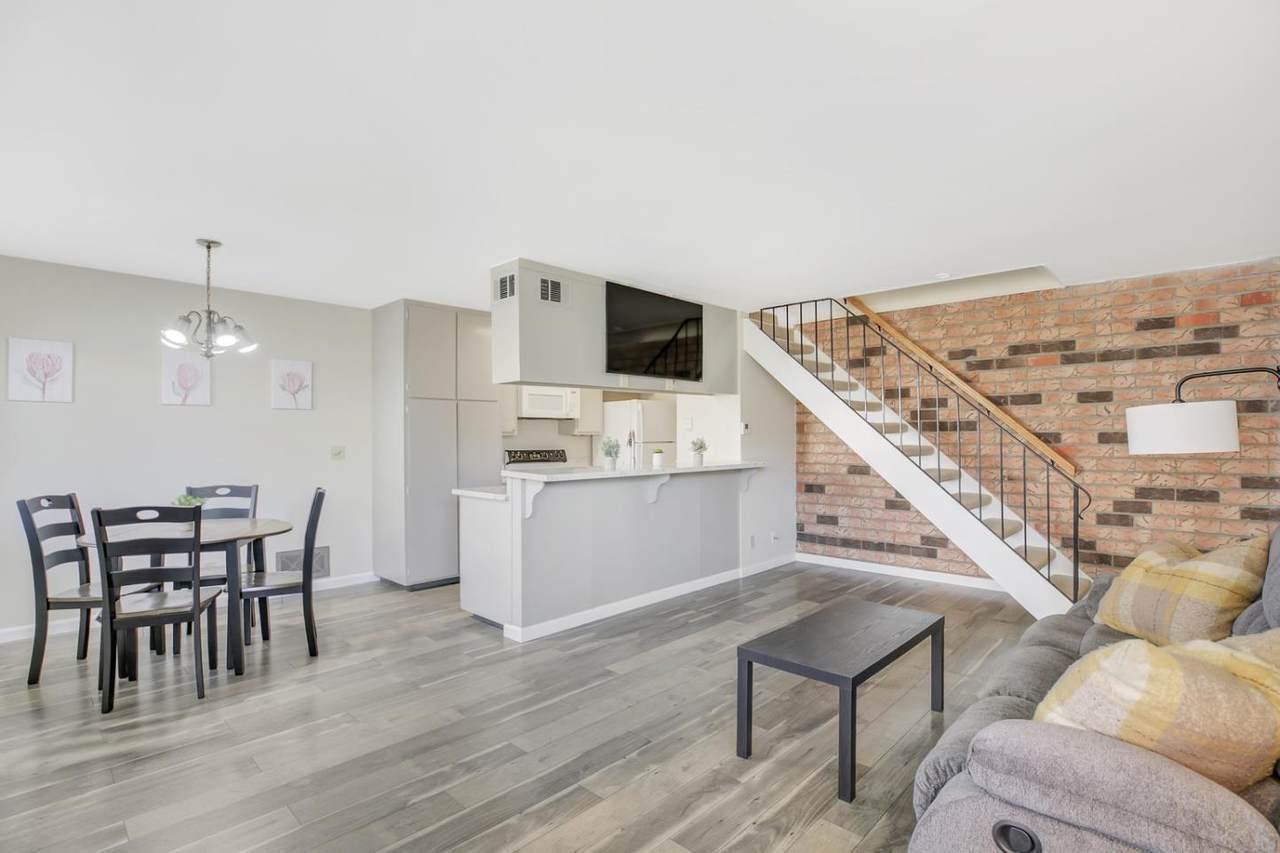 225 Gomes Ct 2 - Photo 1