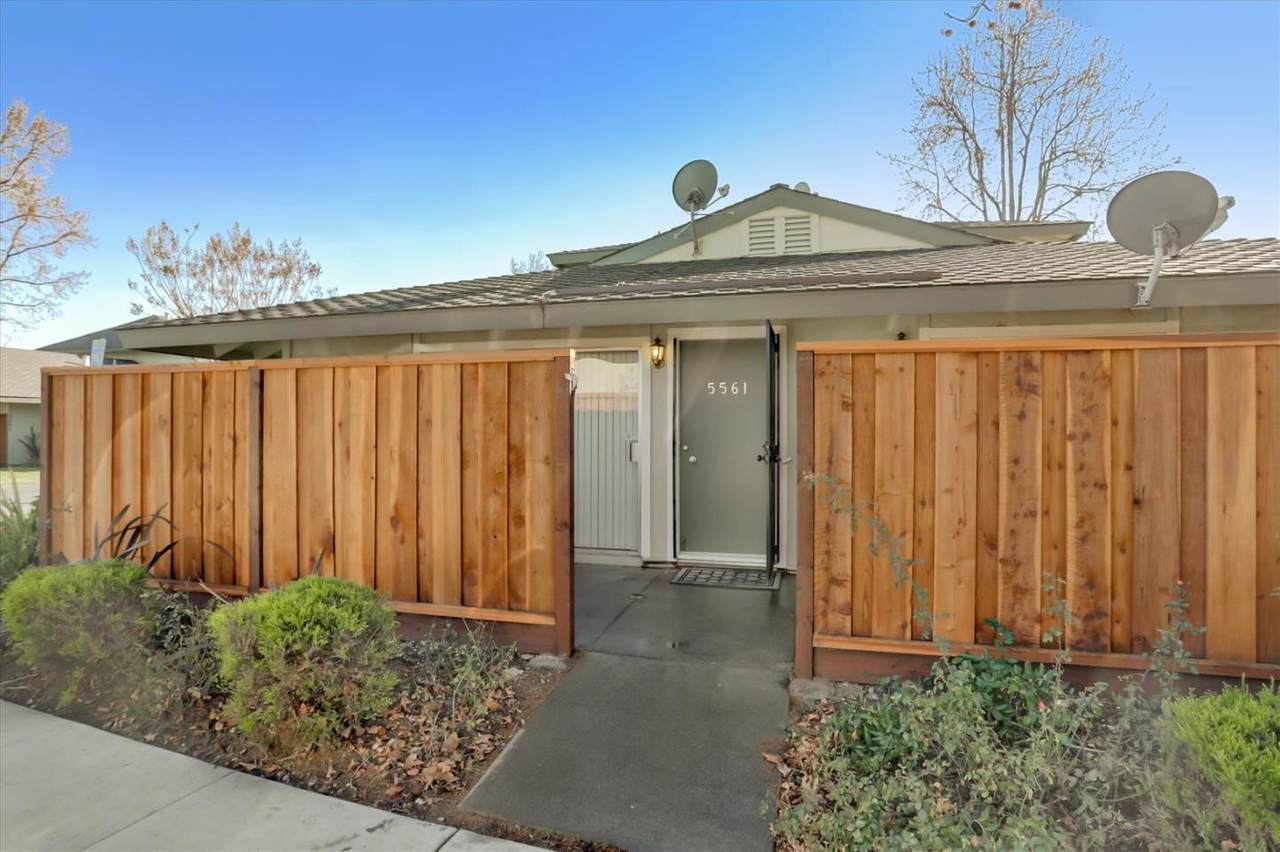 5561 Magnolia Ter - Photo 1