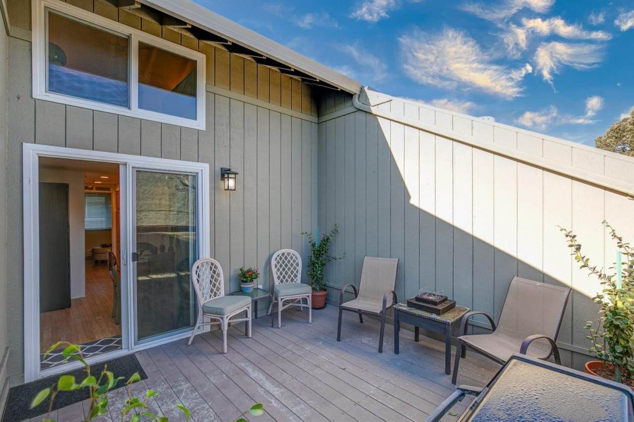 565 English Ave 11 - Photo 1