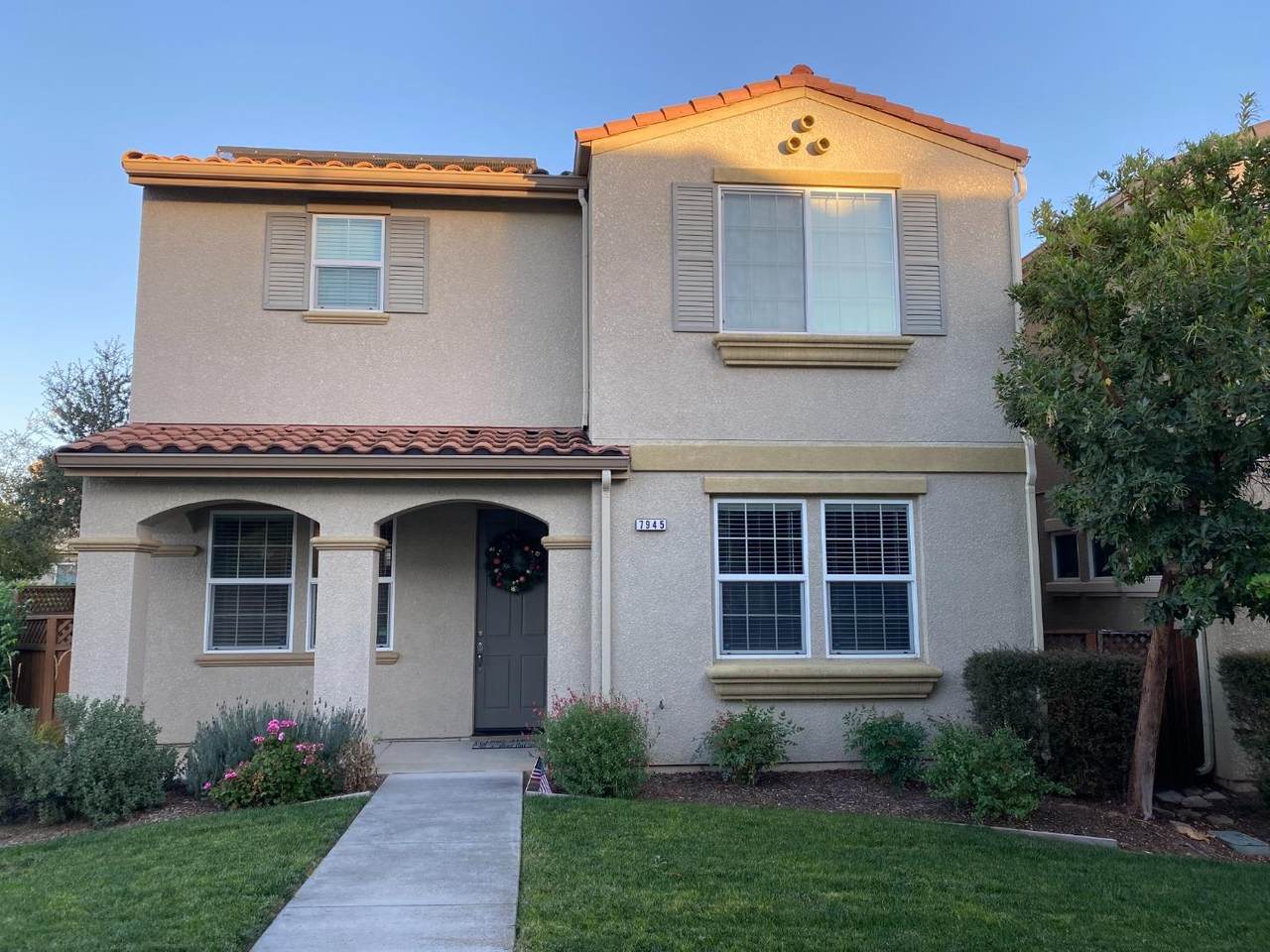 7945 Spanish Oak Cir - Photo 1