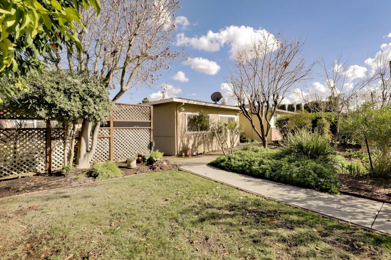 7232 Carmel St - Photo 1