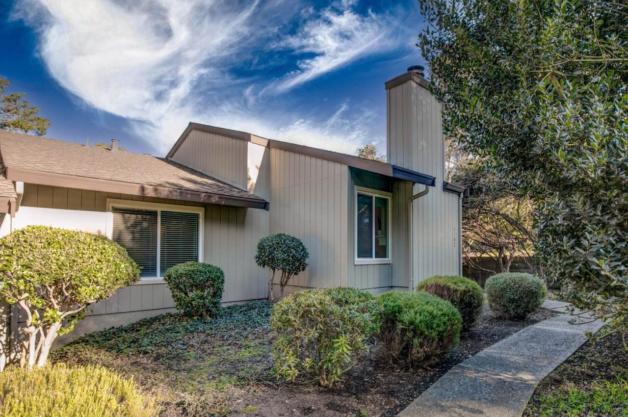 1202 Heather Ln - Photo 1