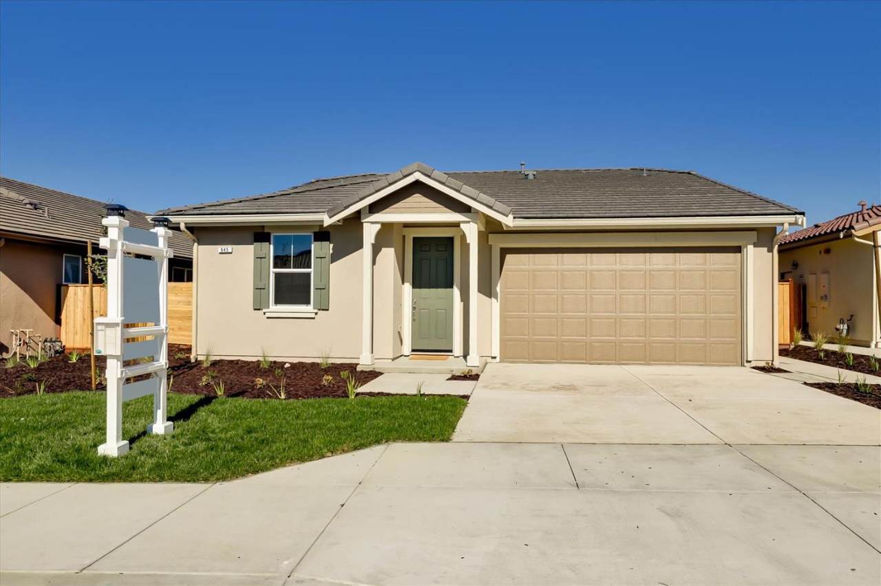 945 Klamath Way - Photo 1