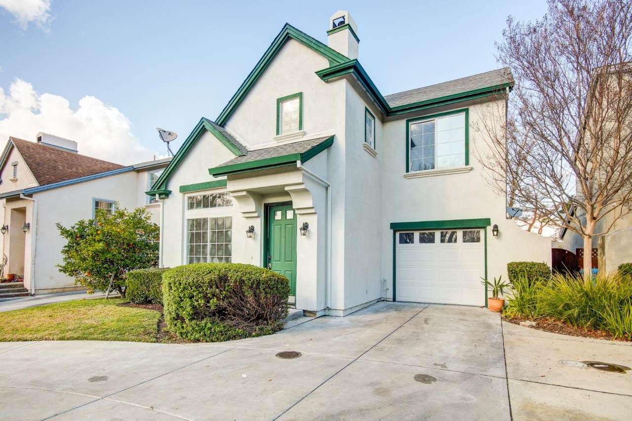 267 Holland Cir - Photo 1